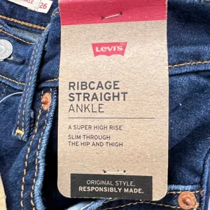 Levi's Ribcage Straight Ankle Super High‎ Rise Jeans Distressed Denim Womens 26 thumbnail 4