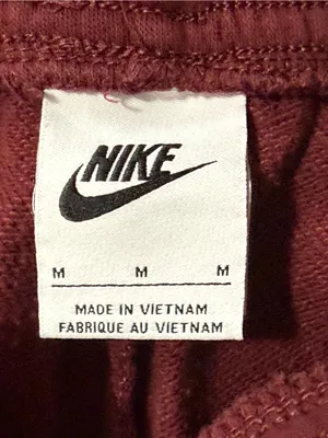 Nike Sportswear Club Fleece Mid-Rise Shorts Burgundy Medium thumbnail 6
