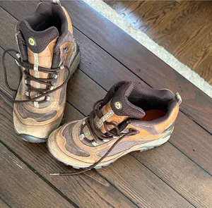 Merrell Women’s Brown Leather Waterproof Vibram Sole Hiking Boots – Size 8.5 thumbnail 1