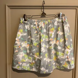 J. Crew 100% Cotton Elastic Waist Pockets Gray Floral Mini Skirt Size Small thumbnail 6