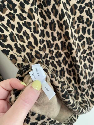 Sexy Basic Vneck Leopard Print thumbnail 8