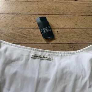 NWT Abercrombie & Fitch Crop Top thumbnail 7