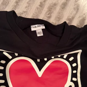 Keith Haring Heart Graphic Sweatshirt and Joggers Loungewear Set Black Small thumbnail 10