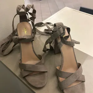 Heels Elegant Gray Women's Heeled Sandals Size 11 Mossimo thumbnail 4