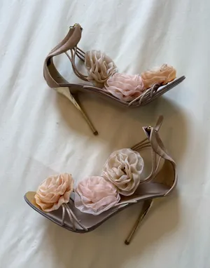 Giuseppe Zanotti | Floral Accent Nude/Gold High Heel Sandals | 38.5 thumbnail 1