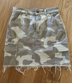 Hollister camo skirt thumbnail 1