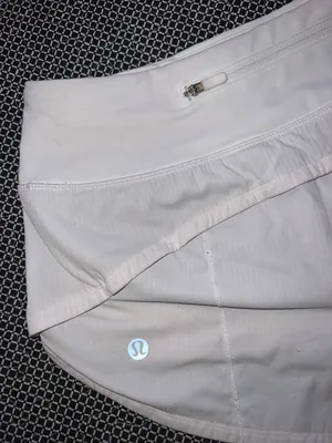 Speed Up Low-Rise Lined Short 2.5” in White thumbnail 3