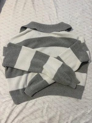 Hollister Sweater thumbnail 2