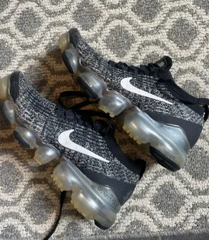 Nike Vapormax Shoes thumbnail 1