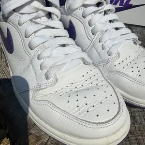 Nike Air Jordan 1 High OG “Court Purple” High Top Sneakers thumbnail 4