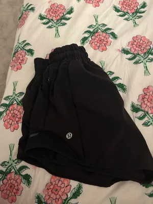 Lululemon Hotty Hot Shorts thumbnail 2