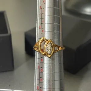 Avon Signed Size 6 Gold Tone Marquise Accent Ring with Clear Stones thumbnail 5