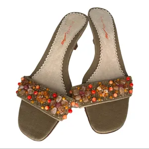 Le Saunda Beaded Kitten Heels Size 6.5 thumbnail 2