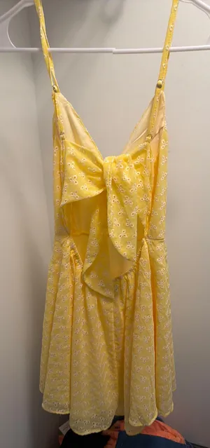 Yellow dress thumbnail 1