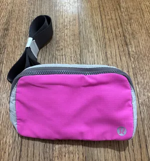 Sonic Pink Lululemon Everywhere Belt Bag thumbnail 1