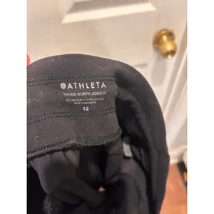 Athleta Pants Trekkie North Jogger Womens 12 Travel Hiking Gym Zip Pockets Black thumbnail 7