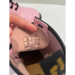 Dr. Martens 1460 Boot Womens Size 6 Pink Patent Leather 8-Eye Lace Up‎ Combat thumbnail 9