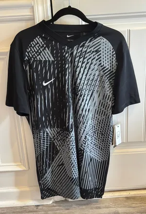 Men’s Nike Dri-Fit T-Shirt thumbnail 1