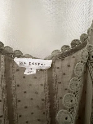Boutique dress thumbnail 3