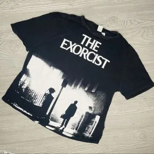 wb the exorcist horror Halloween short sleeve t shirt size small cropped thumbnail 1