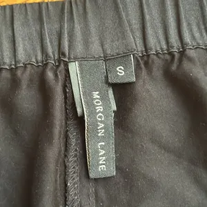 Morgan Lane Heart-Pocket Silk-Blend Sleep Shorts in Black S thumbnail 4