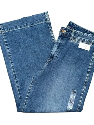 Gap NWT Women’s Size 30 10 Medium Indigo Blue High Rise Wide Leg Cropped Jeans thumbnail 2