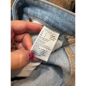 American Eagle Mom Straight distressed jeans thumbnail 2