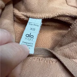 ✨ Alo Yoga‎ Ripped Distressed Henna Rust Hoodie Size XS ✨ thumbnail 6