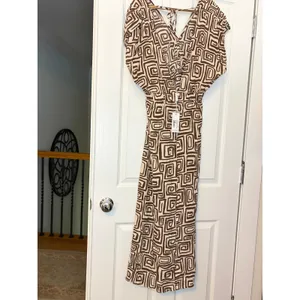 NWT petal & pup brown cream geometric maxi dress. V neck, tie back neck. Size L thumbnail 2