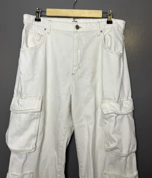 Cotton On Cargo Wide Leg Jeans Womens 10 White Light Wash Relaxed Denim thumbnail 1
