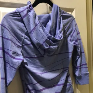 Nike Dri fit 3/4 running‎ top w/hood Purple Small thumbnail 3