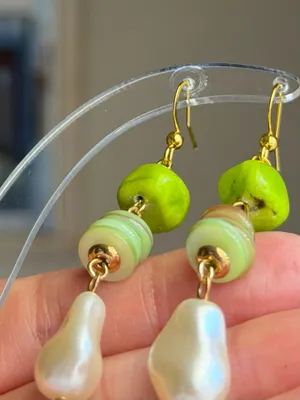 Handmade stone beads shell mix dangle earrings 🌀💚  thumbnail 6