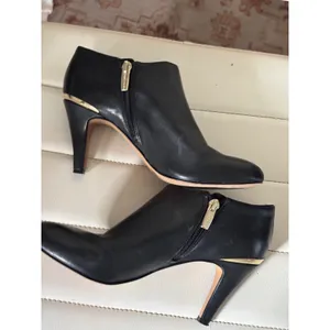 Vince Camuto Black Leather Ankle Booties Gold Hardware Stiletto Heel Size 7M thumbnail 6