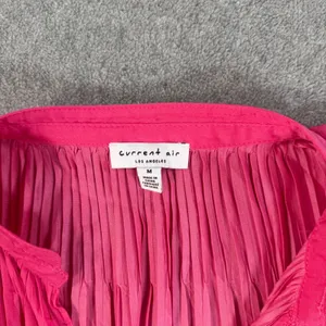 Current Air Pleated Sleeveless Blouse Women's Medium Pink Satin V-Neck Flowy thumbnail 3