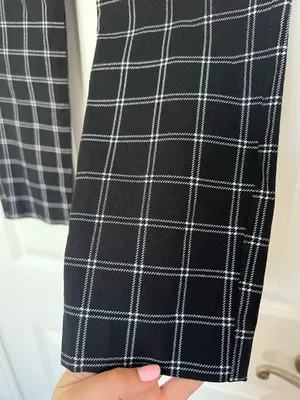 Women’s Black Pixie Pants Old Navy High Rise thumbnail 4