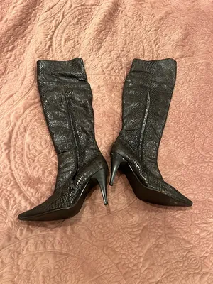 Pointed Toe High Heel Knee Boots in Black Snakeskin thumbnail 2