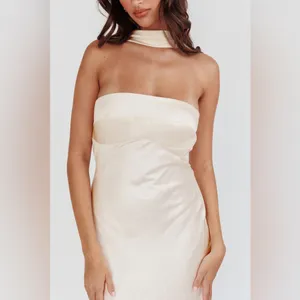 NWT Selfie Leslie Damsel Reverse Halter Maxi Dress Oyster thumbnail 3