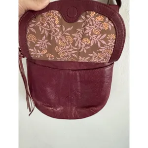 HOBO Burgundy Pebbled Leather Small Purse Crossbody Bag Flap Close Zip thumbnail 5