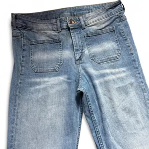 H&M Women’s Mid-Rise 70s Style Retro Casual Faded Wash Flared Denim Jeans — 29 thumbnail 4