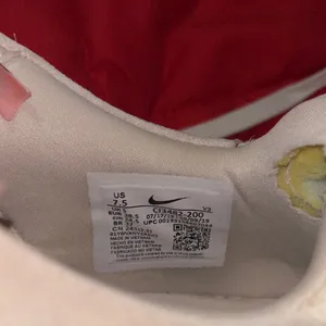 Nike Women's Cream and Black Sneakers thumbnail 5