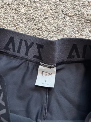 Zyia Bike Shorts size large thumbnail 2
