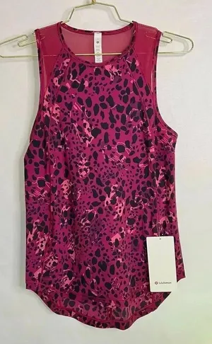 Lululemon Sculpt Tank Top Size 2 Cheetah Camo Magenta Purple Multi/Magenta thumbnail 1