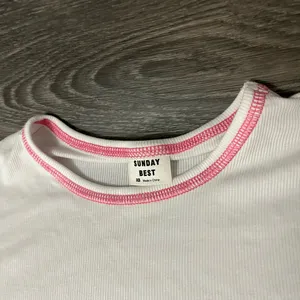 Aritzia Sunday Best Dove Long Sleeve Top White With Pink Stitching Ribbed Sz XS thumbnail 2