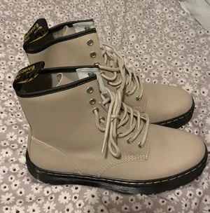 Dr. Martens thumbnail 1