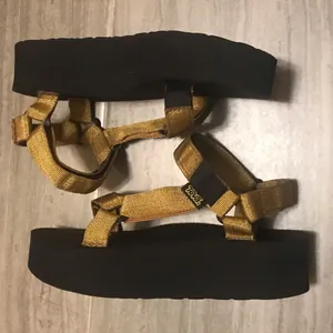 Teva Gold Platform Sandals thumbnail 8