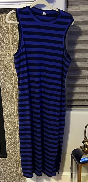Old Navy sleeveless maxi dress thumbnail 1