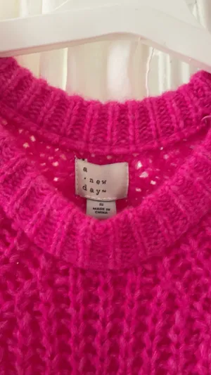 Pink Sweater thumbnail 4