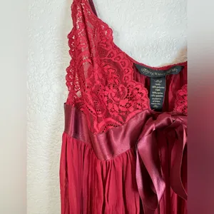 Vintage 90’s 2000’s Victoria’s Secret Chemise Sheer Burgundy with Lace & Bow L thumbnail 6