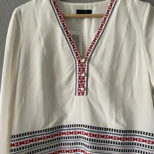 INTERMIX‎ Embroidered Silk Tunic Dress thumbnail 5
