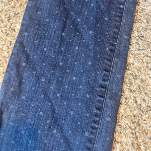 NYDJ Skinny Jeans Women Size 8 Dark Wash Polka Dot Lift Tuck Technology‎ thumbnail 2